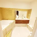 Appartamento En Bord De Avec Jaccuzi Publier