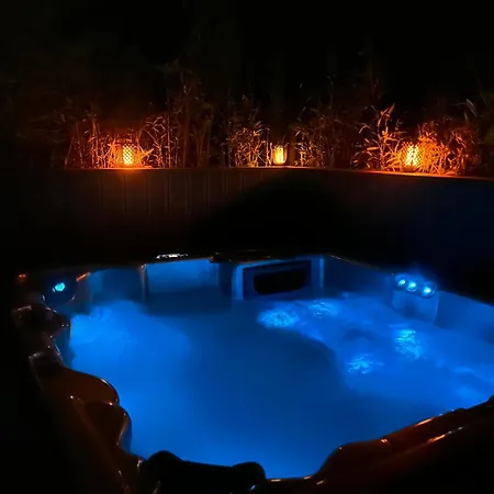 En Bord De Avec Jaccuzi Appartamento