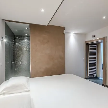 En Bord De Avec Jaccuzi *